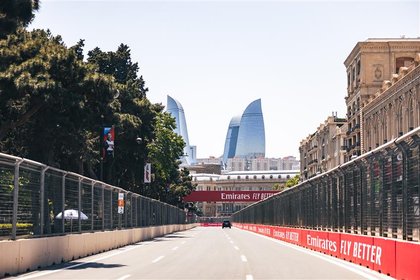 Azerbaijan main straight